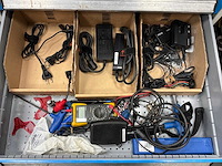 Bott ladekast met gereedschap en materiaal - afbeelding 9 van  10