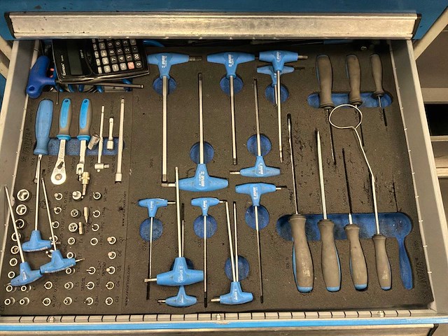 Bott ladekasten met gereedschap en materiaal (2x) - afbeelding 3 van  16