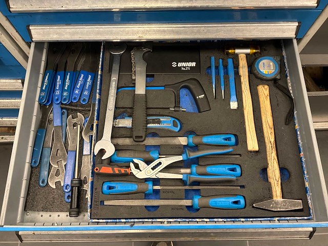 Bott ladekasten met gereedschap en materiaal (2x) - afbeelding 4 van  16