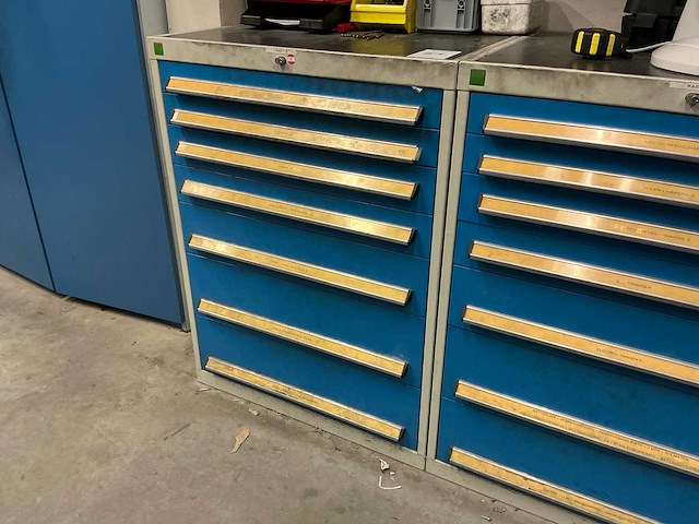 Bott ladenkast met boorgereedschap - afbeelding 1 van  8