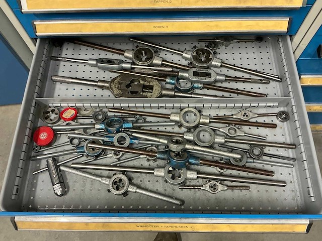 Bott ladenkast met boorgereedschap - afbeelding 5 van  8