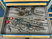 Bott ladenkast met boorgereedschap - afbeelding 5 van  8