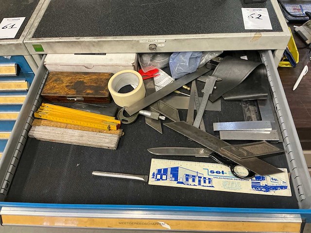 Bott ladenkast met handgereedschap - afbeelding 2 van  8