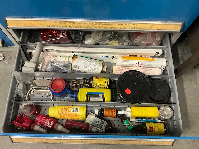 Bott ladenkast met handgereedschap - afbeelding 8 van  8