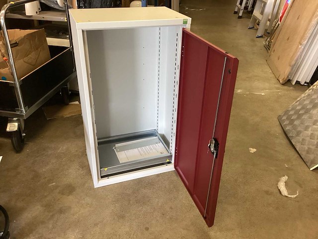 Bott lockerkast - afbeelding 1 van  4