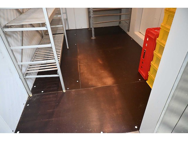 Bouhuys koeltechniek rvs vriescel met 4-delige bakkerij uitgife luik - afbeelding 12 van  12