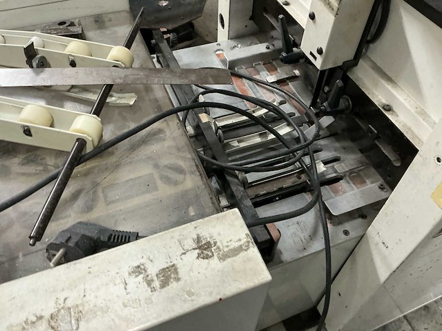 Bourg bst10 en agr-t en pa-t vergaarmachine en vouw-en hechtunit - afbeelding 5 van  20