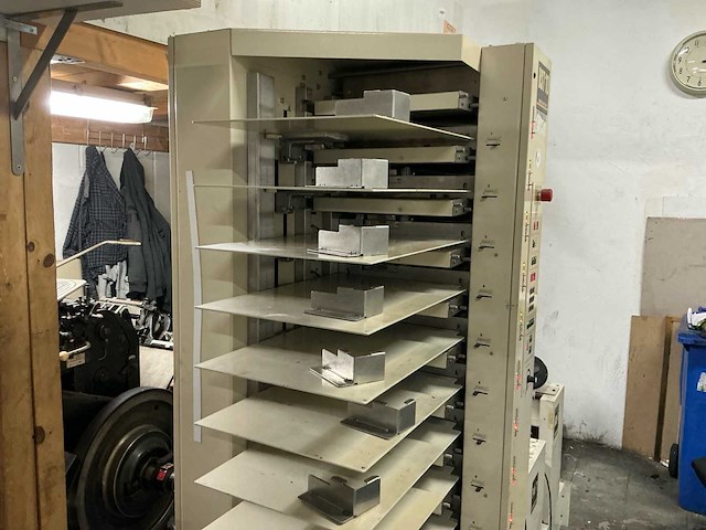 Bourg bst10 en agr-t en pa-t vergaarmachine en vouw-en hechtunit - afbeelding 14 van  20