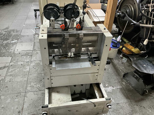 Bourg bst10 en agr-t en pa-t vergaarmachine en vouw-en hechtunit - afbeelding 18 van  20