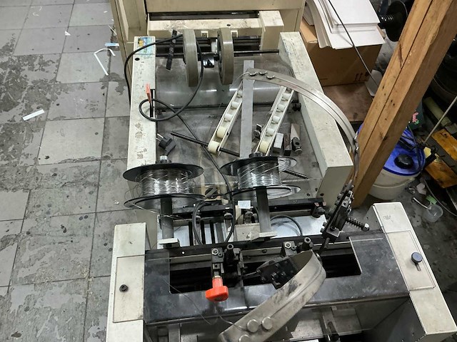 Bourg bst10 en agr-t en pa-t vergaarmachine en vouw-en hechtunit - afbeelding 19 van  20