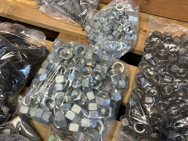 Bouten en moeren - afbeelding 3 van  5