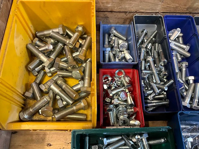Bouten en moeren - afbeelding 2 van  7