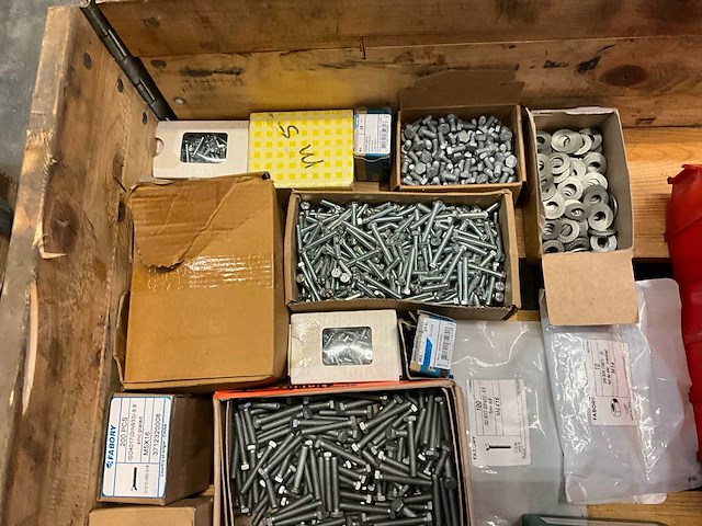 Bouten en moeren - afbeelding 2 van  5