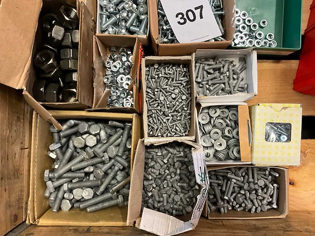 Bouten en moeren - afbeelding 5 van  5