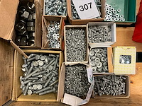 Bouten en moeren - afbeelding 5 van  5