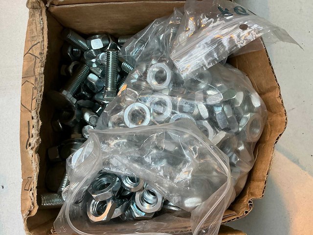 Bouten en moeren - afbeelding 3 van  5