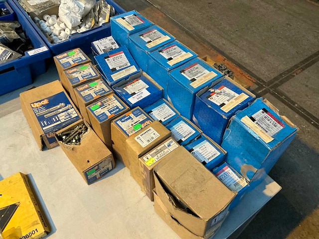Bouten en moeren - afbeelding 2 van  6
