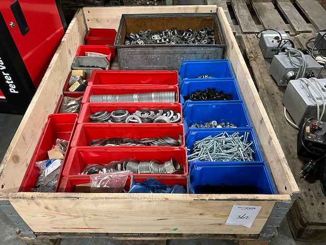 Bouten en ringen - afbeelding 1 van  9