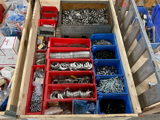 Bouten en ringen - afbeelding 3 van  9