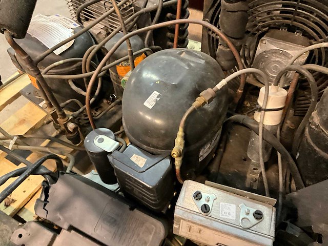 Bouter koelcompressor (3x) - afbeelding 2 van  15
