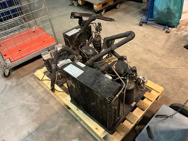 Bouter koelcompressor (3x) - afbeelding 1 van  15