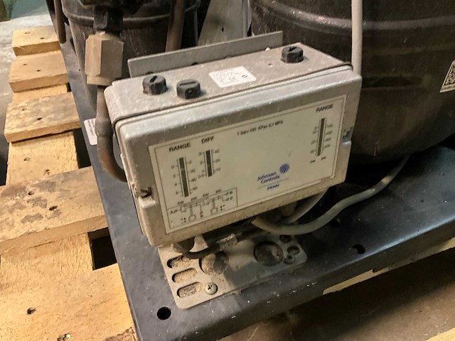 Bouter koelcompressor (3x) - afbeelding 12 van  15