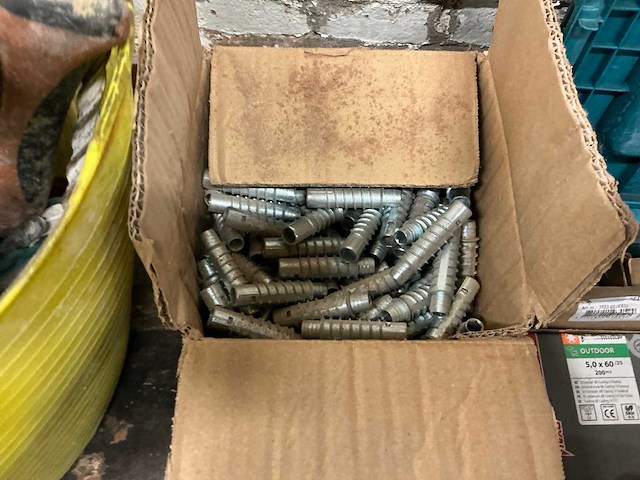 Bouw- en bevestigingsmateriaal - afbeelding 4 van  7