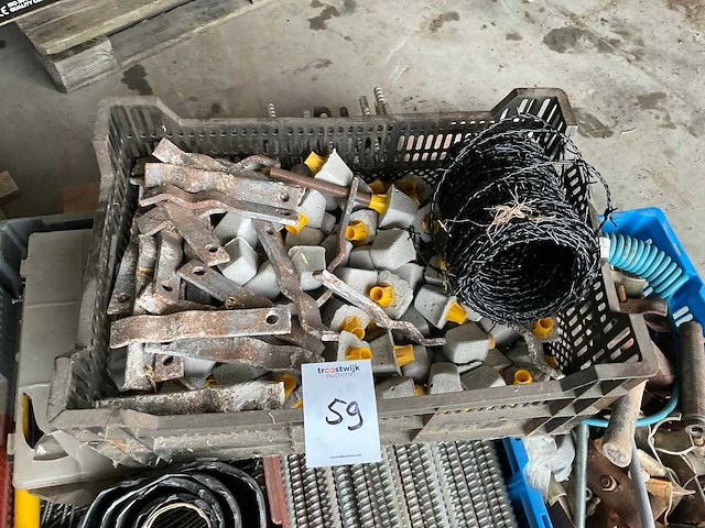 Bouw- en bevestigingsmateriaal - afbeelding 1 van  4