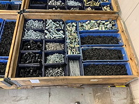 Bouw- en bevestigingsmateriaal - afbeelding 1 van  7