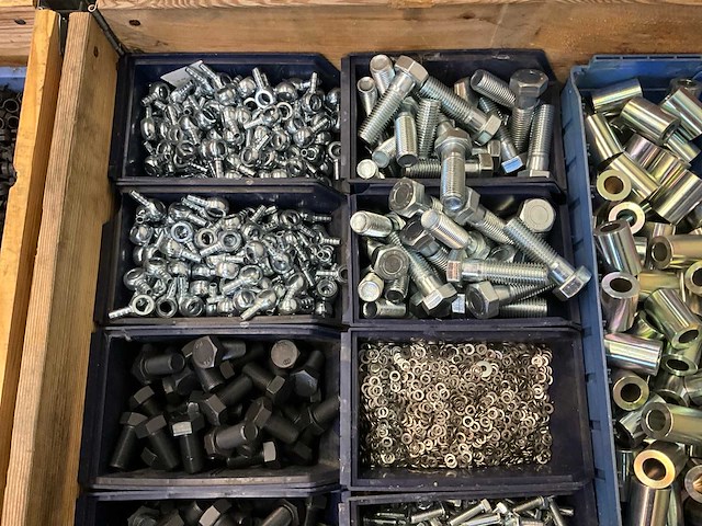 Bouw- en bevestigingsmateriaal - afbeelding 2 van  7