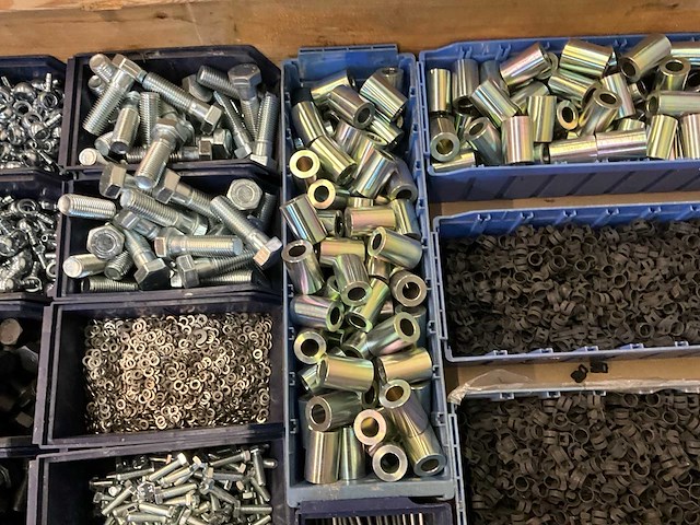 Bouw- en bevestigingsmateriaal - afbeelding 4 van  7