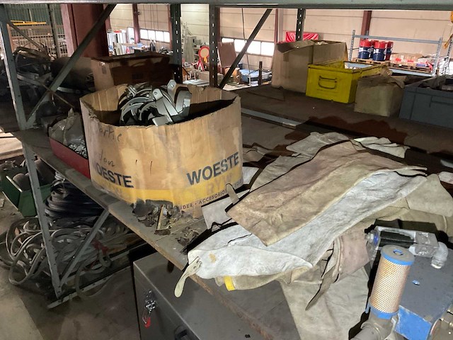 Bouw- en bevestigingsmateriaal - afbeelding 13 van  24