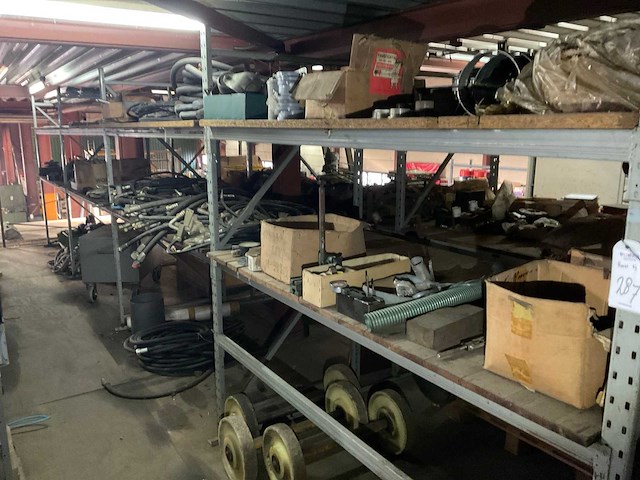 Bouw- en bevestigingsmateriaal - afbeelding 12 van  24