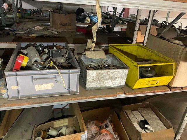 Bouw- en bevestigingsmateriaal - afbeelding 24 van  24