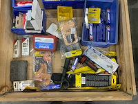 Bouw- en bevestigingsmateriaal - afbeelding 1 van  2