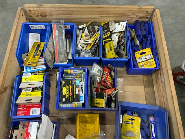 Bouw- en bevestigingsmateriaal - afbeelding 2 van  2