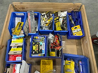 Bouw- en bevestigingsmateriaal - afbeelding 2 van  2