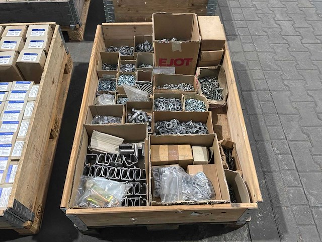 Bouw- en bevestigingsmateriaal - afbeelding 2 van  6