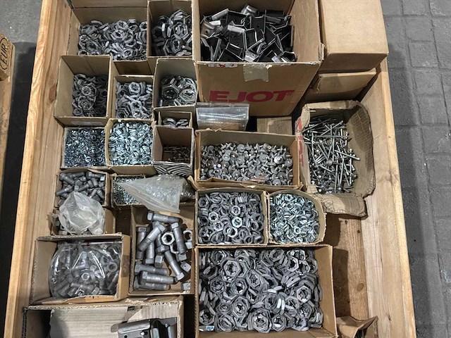 Bouw- en bevestigingsmateriaal - afbeelding 4 van  6