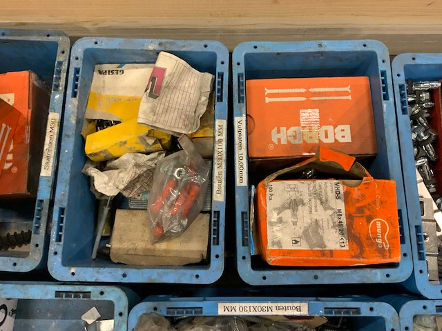 Bouw- en bevestigingsmateriaal - afbeelding 2 van  2