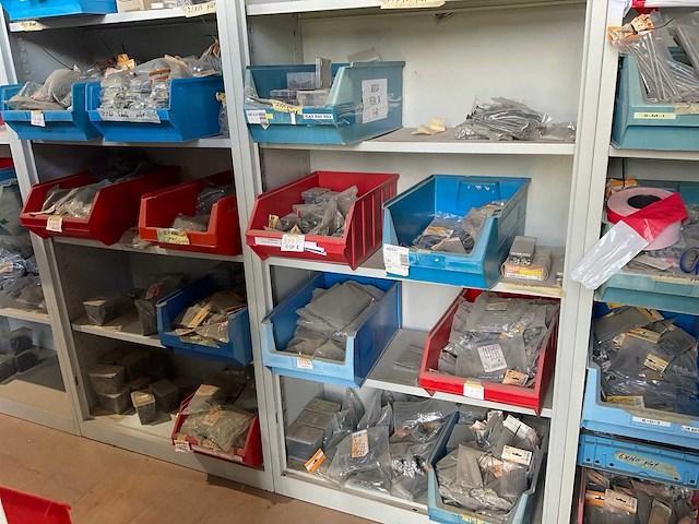 Bouw- en bevestigingsmateriaal - afbeelding 7 van  12