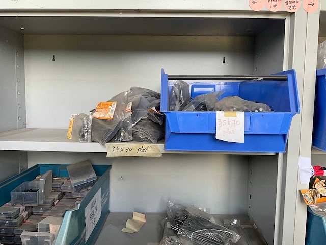 Bouw- en bevestigingsmateriaal - afbeelding 8 van  12