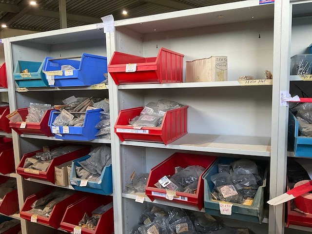 Bouw- en bevestigingsmateriaal - afbeelding 9 van  14