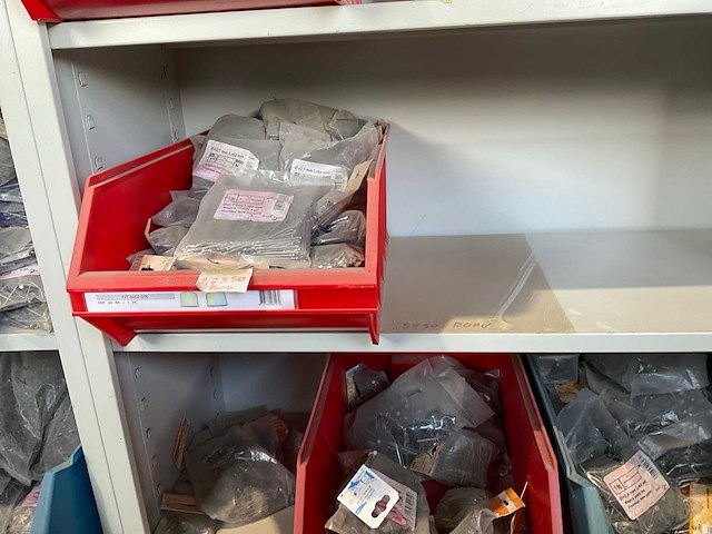 Bouw- en bevestigingsmateriaal - afbeelding 12 van  14