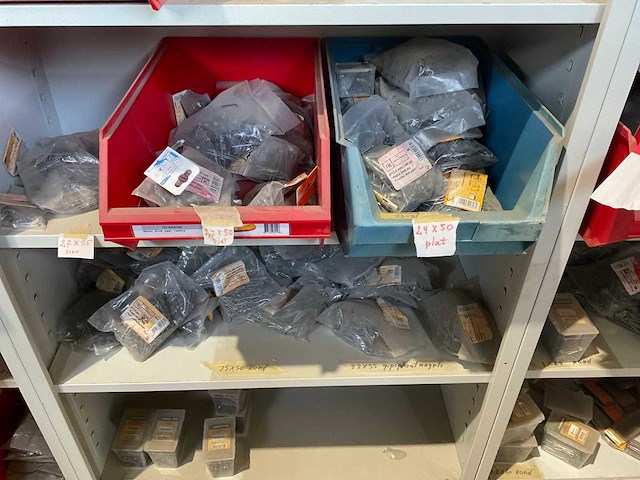 Bouw- en bevestigingsmateriaal - afbeelding 13 van  14