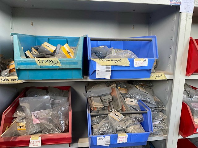 Bouw- en bevestigingsmateriaal - afbeelding 6 van  14