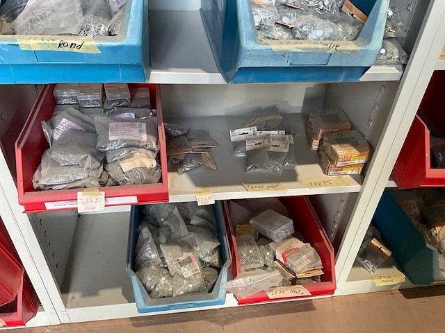 Bouw- en bevestigingsmateriaal - afbeelding 9 van  12