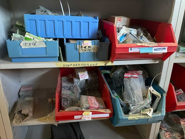 Bouw- en bevestigingsmateriaal - afbeelding 5 van  11