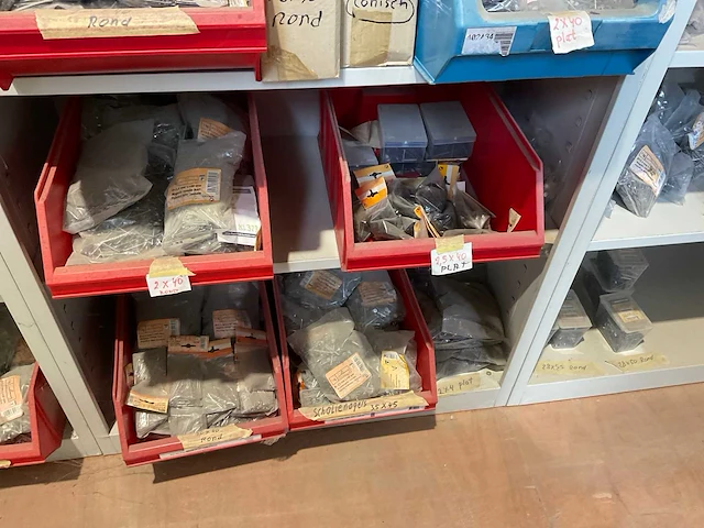 Bouw- en bevestigingsmateriaal - afbeelding 9 van  14