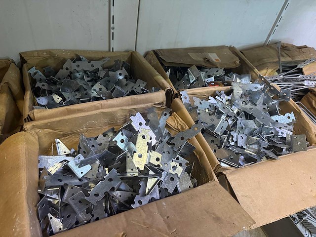 Bouw- en bevestigingsmateriaal - afbeelding 1 van  2